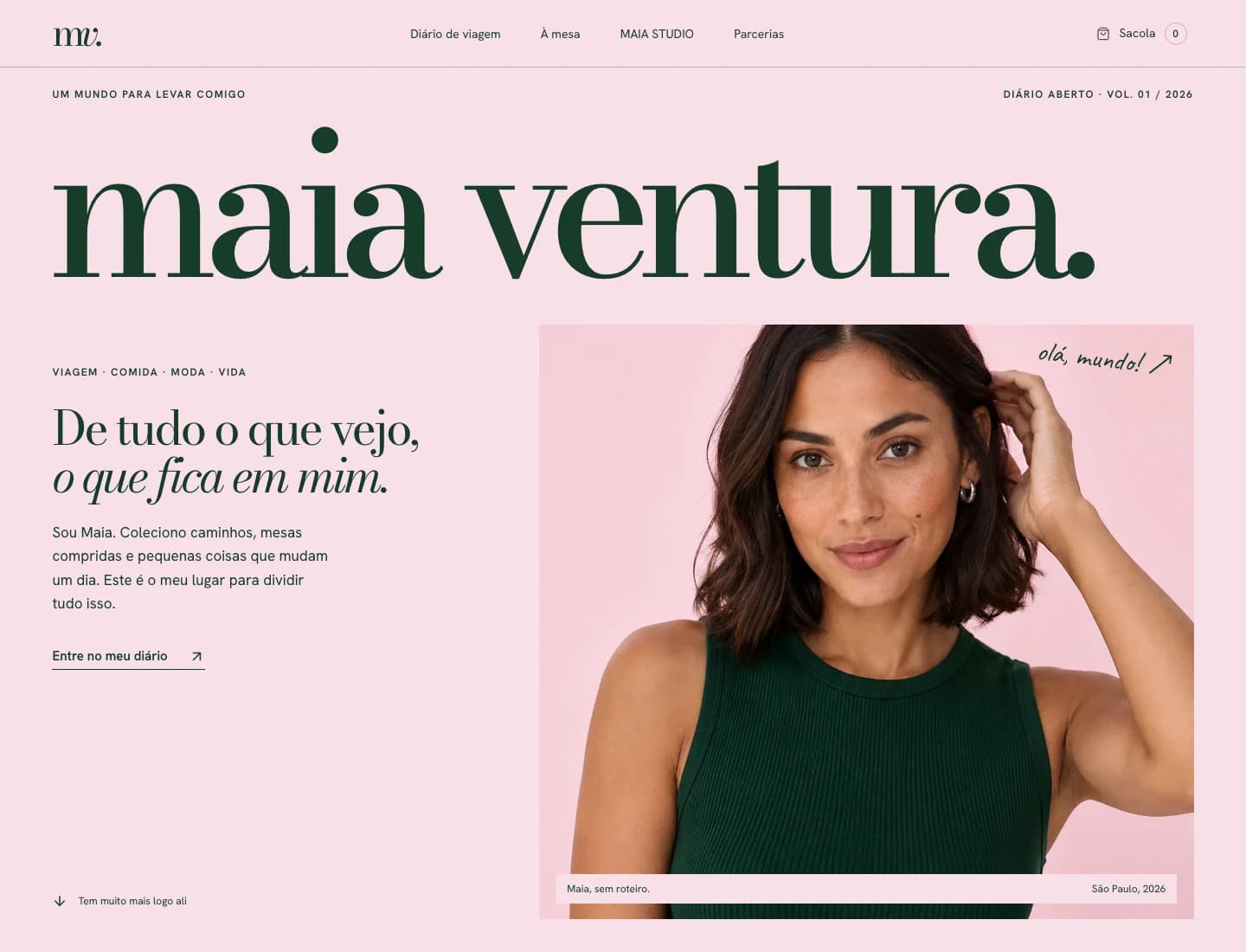 A assinatura abre o site; a fotografia apresenta a pessoa.